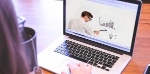 Lanzan plataforma de cursos gratuitos de educación financiera