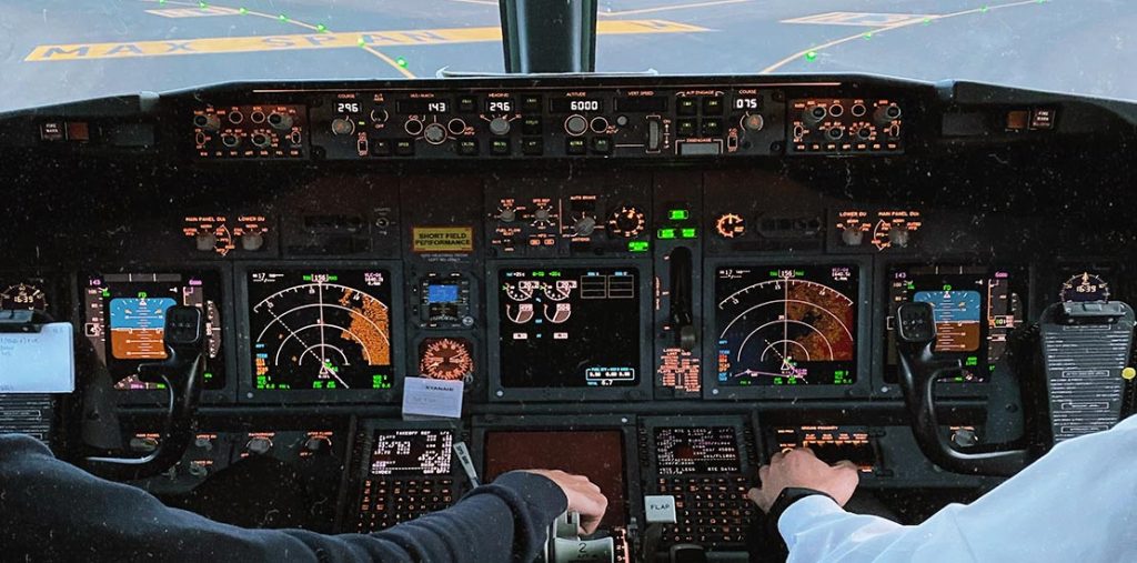 Estudiar Piloto de Avión Comercial en Cali: en qué consiste y dónde hacerlo