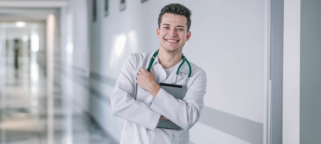 Estudia carreras de salud profesionalmente