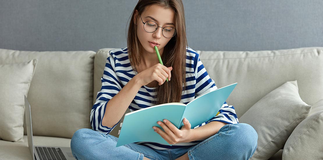 Sacar buenas notas no garantiza ventaja profesional