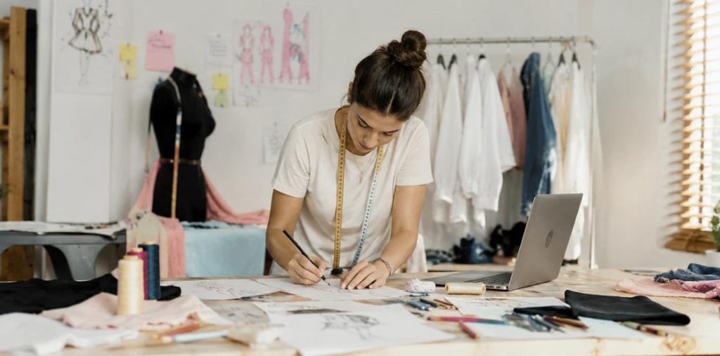 ¿Quieres trabajar en el mundo de la moda? Este técnico laboral en Cali puede ayudarte a iniciar tu camino profesional
