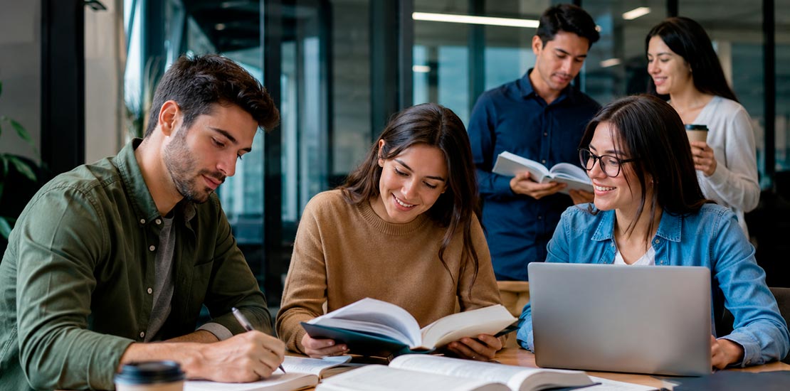 El valor de los posgrados: una inversión que impulsa el crecimiento profesional